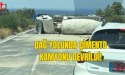 DAĞ YOLUNDA ÇİMENTO KAMYONU DEVRİLDİ!