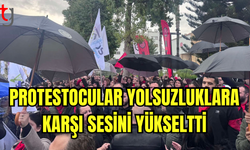 Protestocular Şemsiyelerle Yolsuzluğa Dikkat Çekti