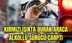 Kırmızı ışıkta duran araca alkollü sürücü çarptı