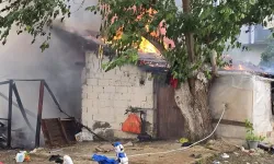 Antalya Kumluca’da sera evinde yangın