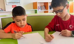 Bursalı minik eller renkli hayaller çizdi
