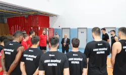 Gebze'de Başkan Büyükgöz'den Efeler'in antrenmanına ziyaret