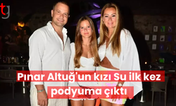 Pınar Altuğ'un kızı Su ilk kez podyuma çıktı