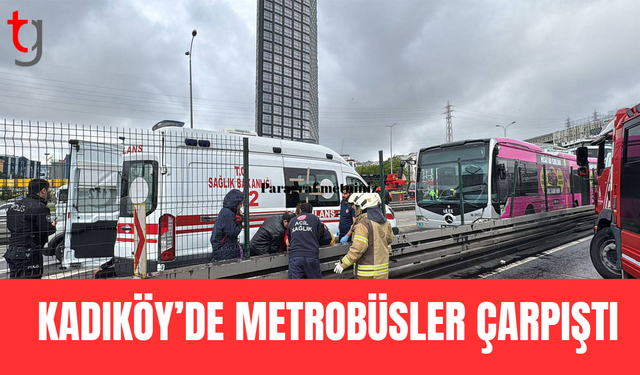 Kadıköy'de Metrobüsler Çarpıştı