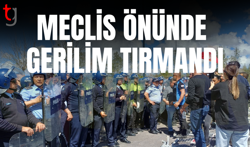 Meclis önünde tansiyon yükseldi: Barikatlar aşıldı, arbede sürüyor