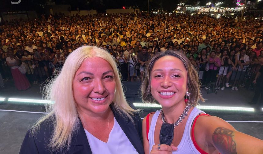 Mehmetçik Üzüm Festivali’nde Zeynep Bastık Rüzgârı Esti
